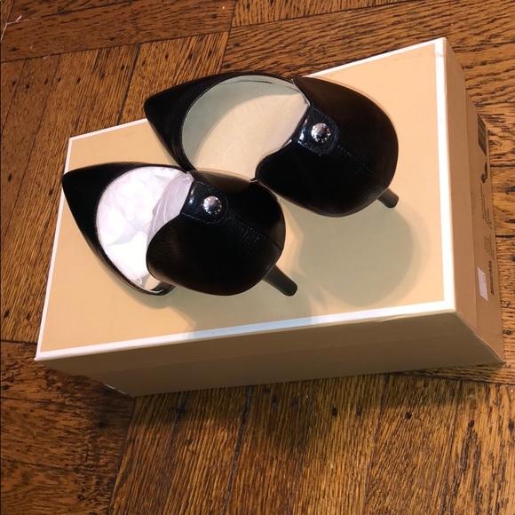 BRAND NEW Womens Michael Kors Crocodile pattern Heels - Picture 4 of 7